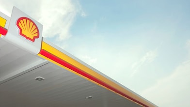 Shell pecten image on petrol pump