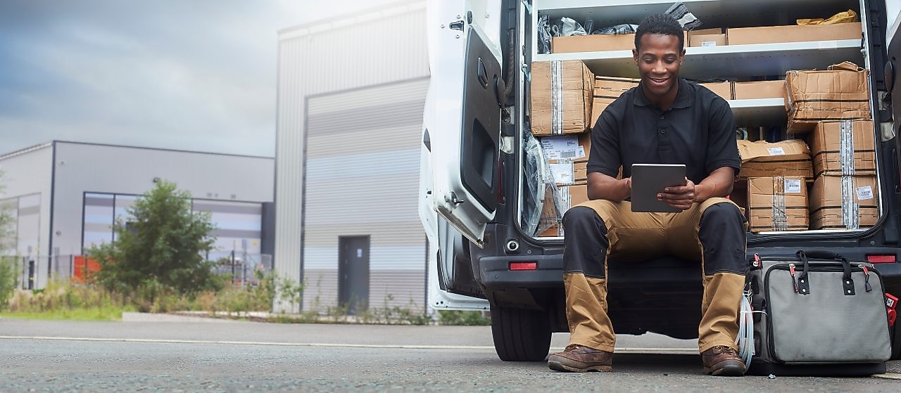 Shell Lubricant Expert helping a facility manager optimise operations